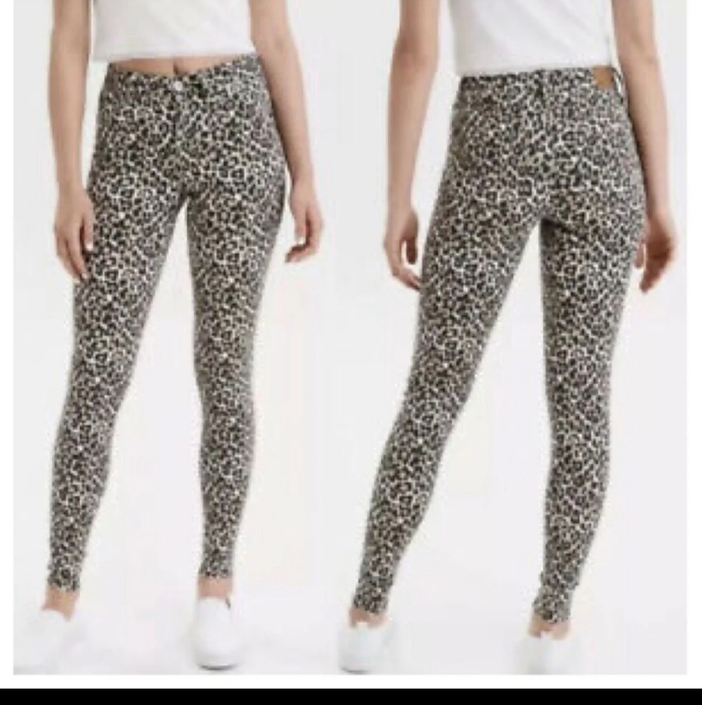 American Eagle Hi Waist Leopard Jeggings
